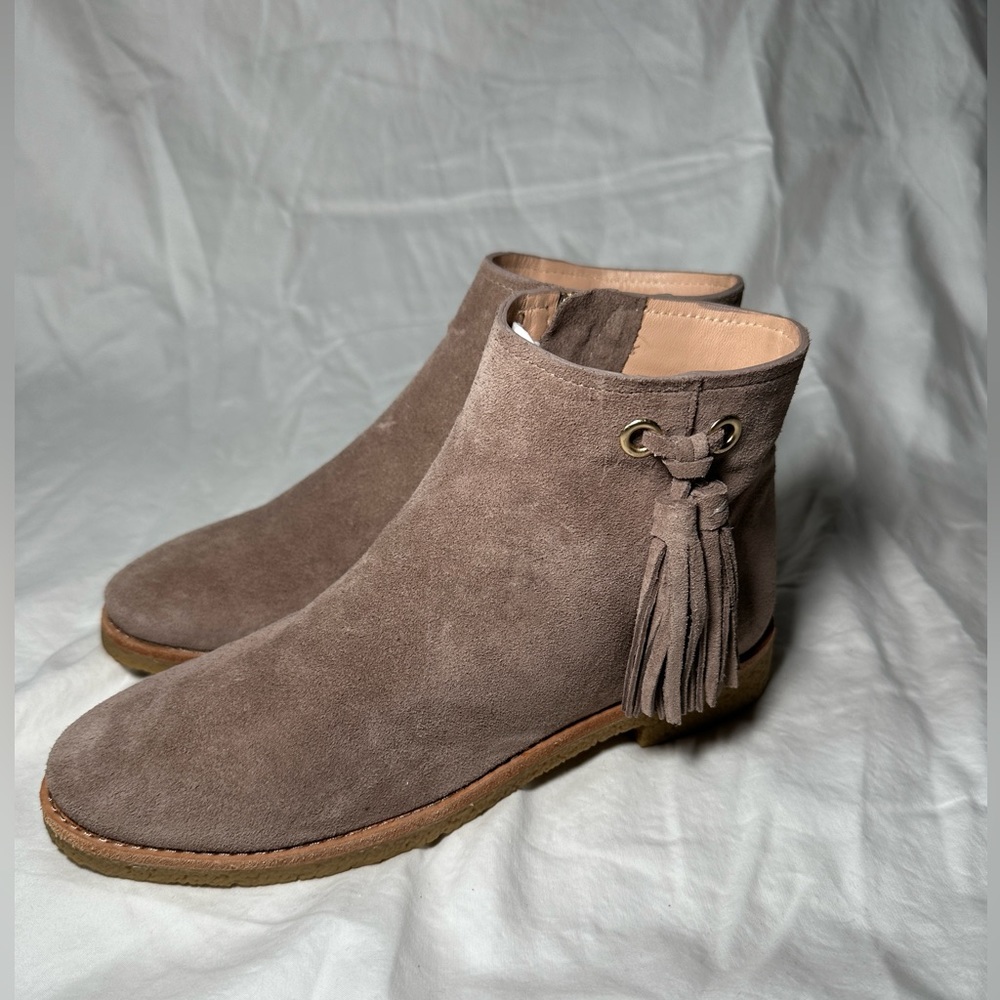 Kate Spade Tan Bellville Too Tassel Bow Suede Booties Size 6 - Great Condition
